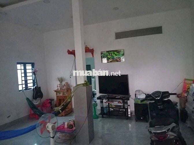 Cho thuê nhà có sân vườn  6m5x21m: 129 m2 ( 2 phòng ngủ: 79m2 )
