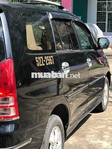 Toyota Innova 2006 G - 100000 km