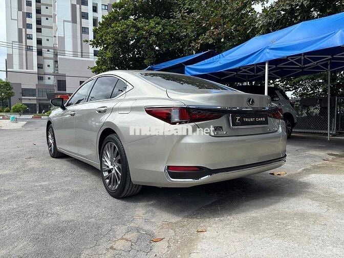 Lexus ES250 - 28000 km