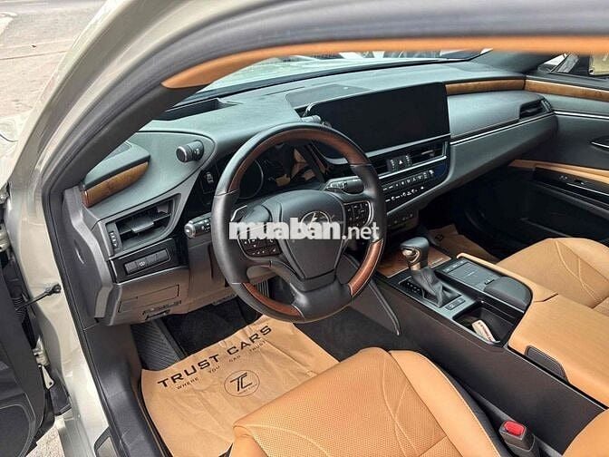 Lexus ES250 - 28000 km