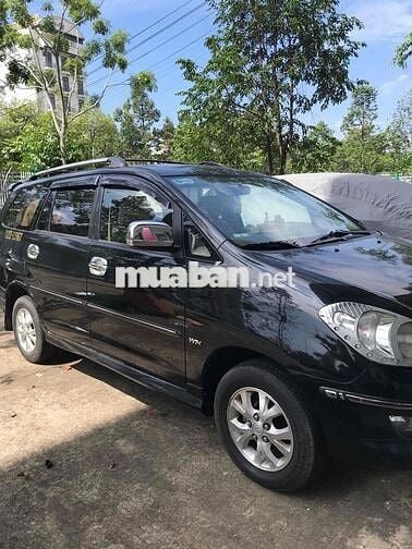 Toyota Innova 2006 G - 100000 km