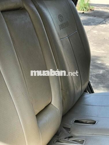 Toyota Innova 2006 G - 100000 km