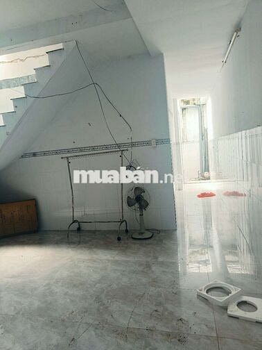 Nhà nguyên căn đường Phạm Văn chiêu 5x12m trần đúc có sân thượng