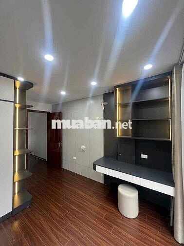 Siêu phẩm phân lô!Hàng xóm Timescity 7 tầng thang máy , mặt tiền rộng