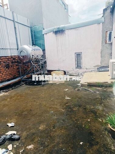 Nhà nguyên căn đường Phạm Văn chiêu 5x12m trần đúc có sân thượng