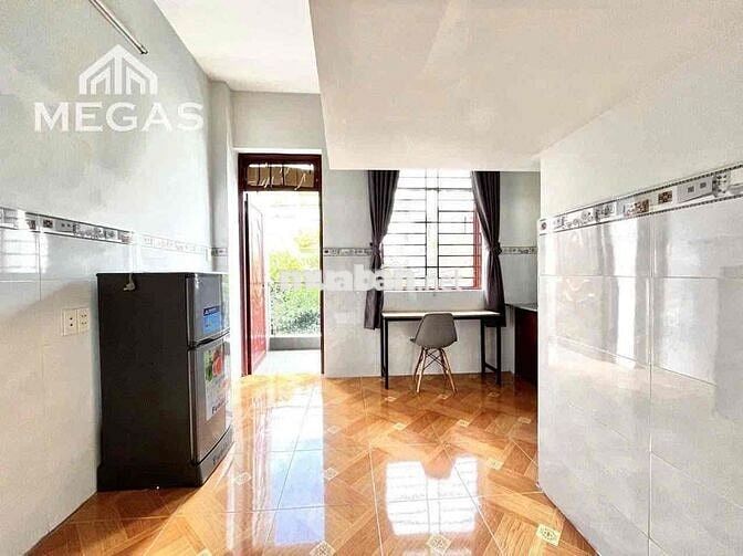 CĂN HỘ CÓ GÁC + BAN CONG CẦU THANG KẾT HỢP TỦ ĐỒ