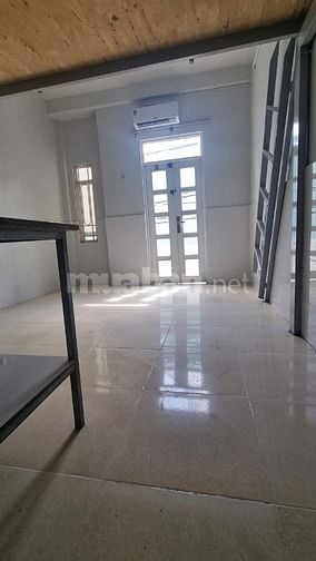 PHÒNG TRỌ LẦU 1 BAN CÔNG RỘNG CỬA SỔ THOÁNG HẺM XE HƠI 128 HTP