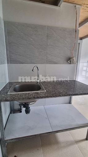 PHÒNG TRỌ LẦU 1 BAN CÔNG RỘNG CỬA SỔ THOÁNG HẺM XE HƠI 128 HTP