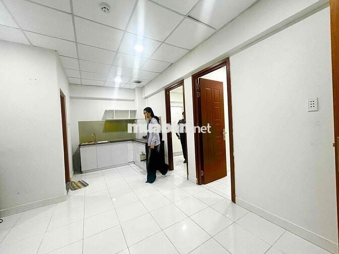 2 Phòng Ngủ - 50m2 - Full Nội Thất_ Hầm Xe - Thang Máy / Cộng Hoà