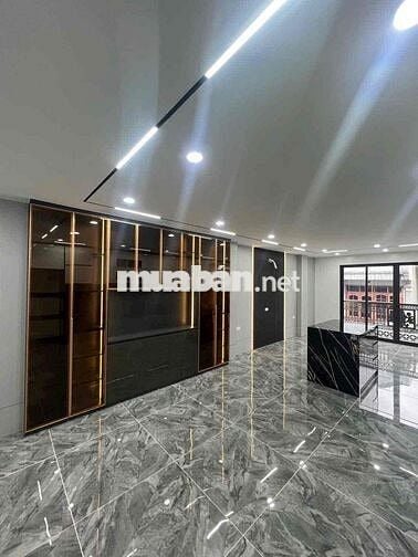 Siêu phẩm phân lô!Hàng xóm Timescity 7 tầng thang máy , mặt tiền rộng