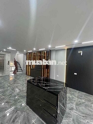 Siêu phẩm phân lô!Hàng xóm Timescity 7 tầng thang máy , mặt tiền rộng