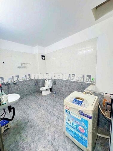 BÁN NHÀ NGỌC THUỴ PHÂN KHÚC HIẾM GIÁ RẺ . 40M XÂY 5 TẦNG GẦN OTO