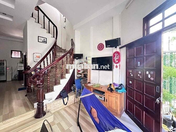 BÁN NHÀ 3 TẦNG, CĂN GÓC MT ĐƯỜNG ĐỊNH CƯ, P. NHA TRANG. CHỈ 6,5 TỶ.