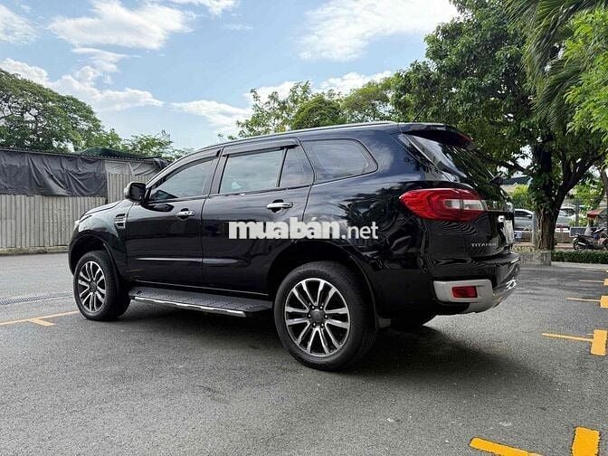 Ford Everest 2018 Titanium 2.0L 4x4 AT - 90000 km