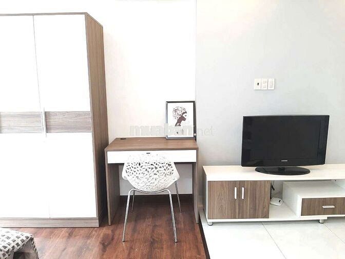 CHO THUÊ CHDV FULL NỘI THẤT BAN CÔNG TẠI QUẬN 1