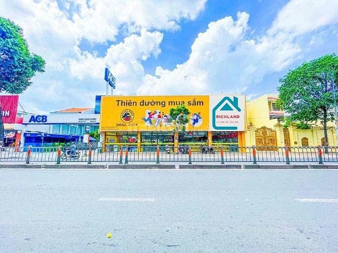 Cho Thuê Nhà Mặt Tiền: Quang Trung, P10, Gò Vấp, TPHCM _DT:1.300m2