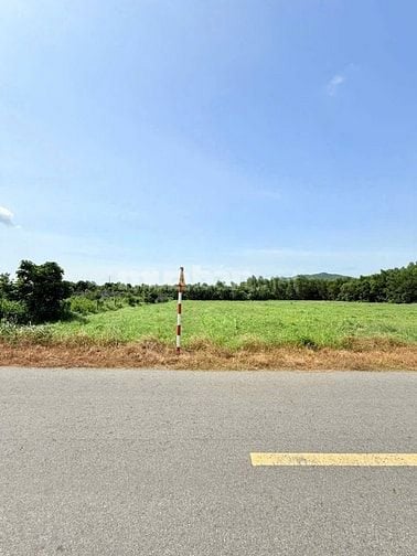 Kẹt tiền cần bán nhanh lô đất MT Đường An Ninh, Đức Hòa, Long An