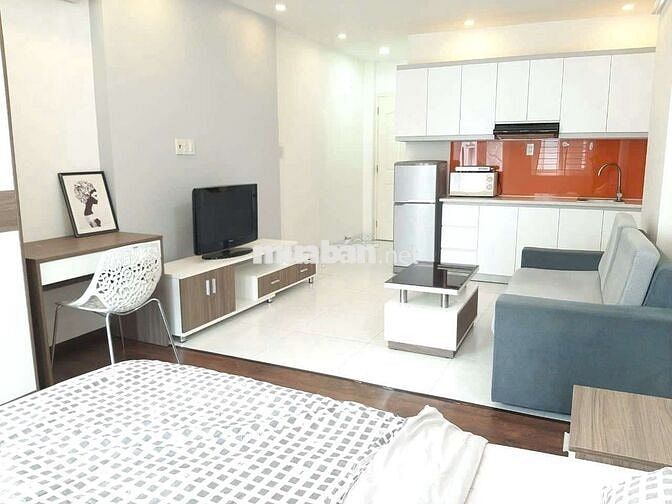 CHO THUÊ CHDV FULL NỘI THẤT BAN CÔNG TẠI QUẬN 1