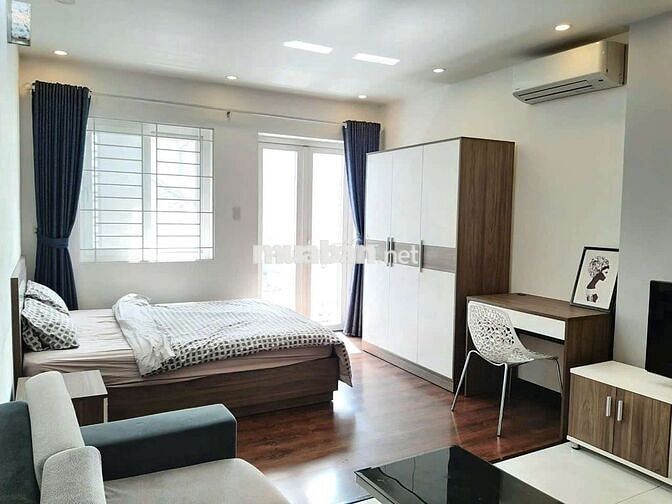 CHO THUÊ CHDV FULL NỘI THẤT BAN CÔNG TẠI QUẬN 1
