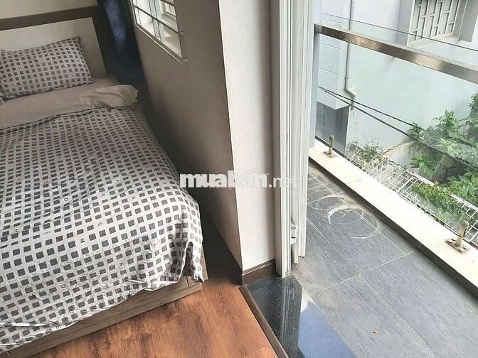 CHO THUÊ CHDV FULL NỘI THẤT BAN CÔNG TẠI QUẬN 1