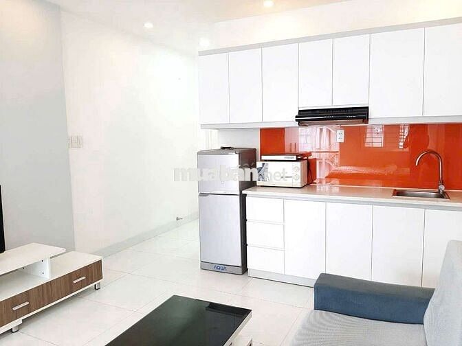CHO THUÊ CHDV FULL NỘI THẤT BAN CÔNG TẠI QUẬN 1