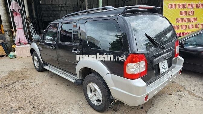 Kiểu dáng Toyota Prado siêu rộng giá rẻ