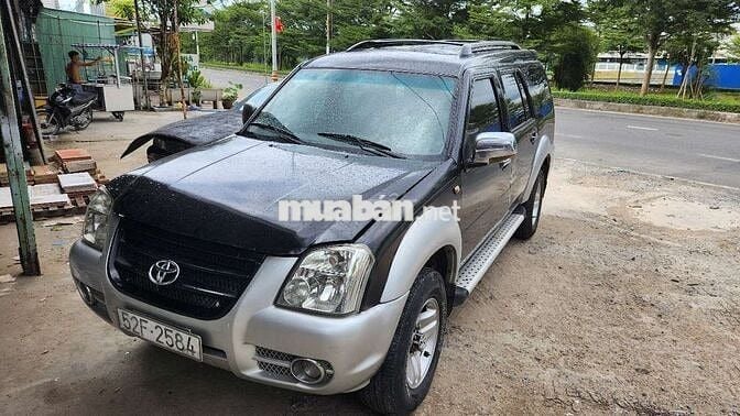 Kiểu dáng Toyota Prado siêu rộng giá rẻ