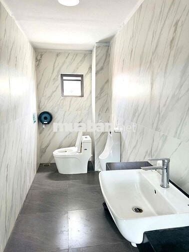 Nhà mới 100mx7 tầng tại phố Nguyễn Ngọc Nại