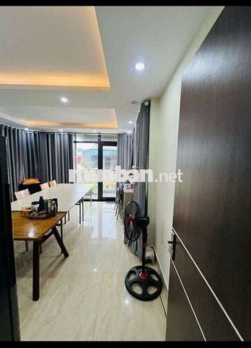 Tôi cần bán nhà 5tầng thang máy,mặt ngõ vỉahè ôtô chánh đỗ kinh doanh