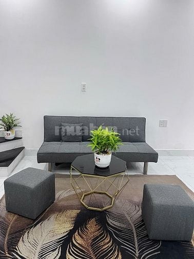 Nhà 1 trệt 1 lầu mới xây xong (4x11) giá 355 triệu ngay chợ Nhị Xuân