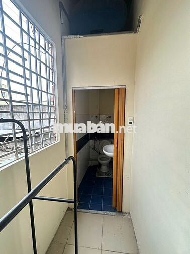 Cho thuê nhà hẻm xe tải, dễ kinh doanh, 2 tầng, tặng hết nội thất,10tr