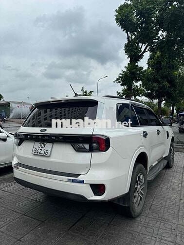 Ford Everest 2024 Ambiente 2.0L 4x2 AT - 40000 km