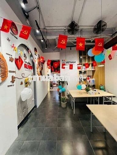 Tôi cần bán nhà 5tầng thang máy,mặt ngõ vỉahè ôtô chánh đỗ kinh doanh