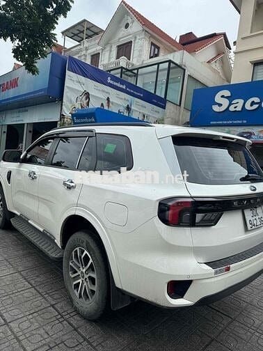 Ford Everest 2024 Ambiente 2.0L 4x2 AT - 40000 km