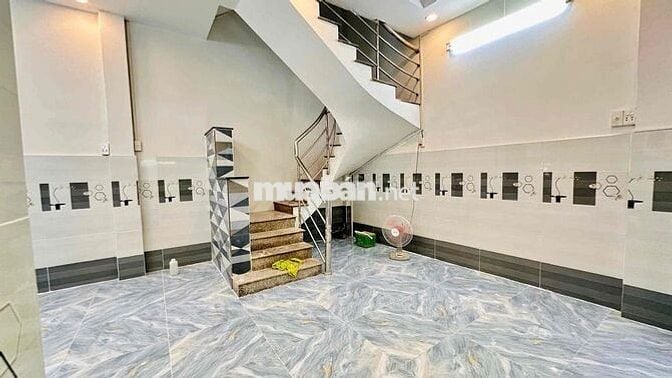 Nhà khu vip P10 . Q8 DT 4x7. nở 7m .2 lầu sân thượng .5 P .4 tolet