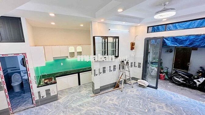 Nhà khu vip P10 . Q8 DT 4x7. nở 7m .2 lầu sân thượng .5 P .4 tolet
