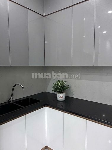 Nhà 1 trệt 1 lầu mới xây xong (4x11) giá 355 triệu ngay chợ Nhị Xuân