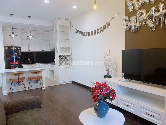 Gia đình bán CC 595 CMT8 Q.10. DT 58m2 2p 2wc. SH lâu dài. Giá 2,3 tỷ