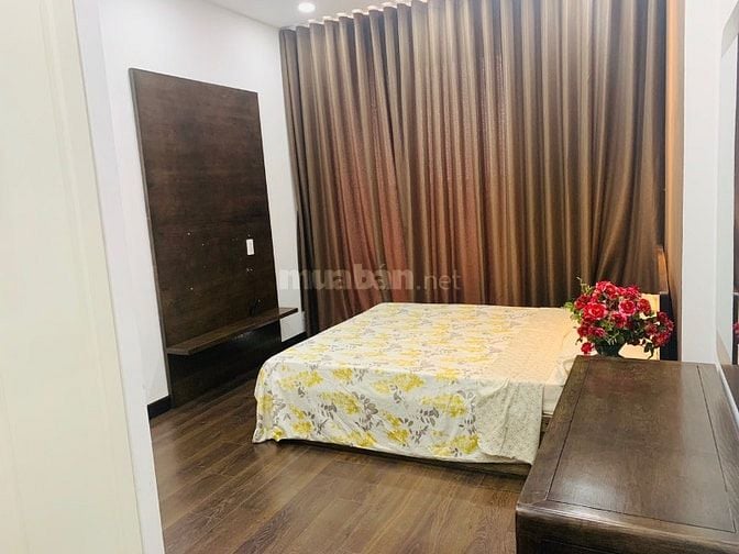 Gia đình bán CC 595 CMT8 Q.10. DT 58m2 2p 2wc. SH lâu dài. Giá 2,3 tỷ