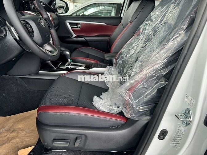 Toyota Fortuner Legender 2025 - 10 km