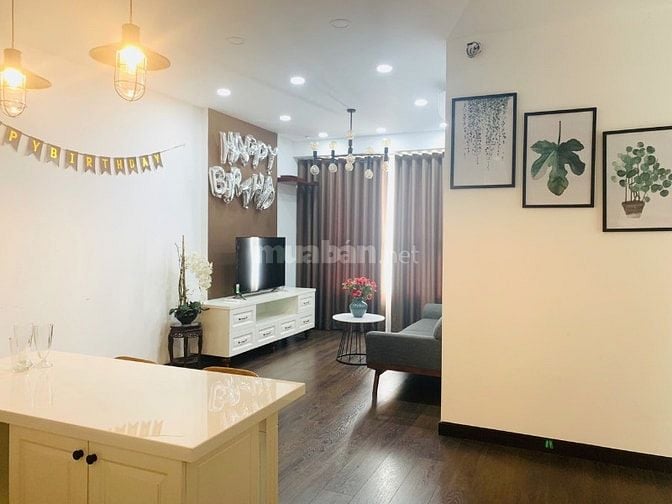 Gia đình bán CC 595 CMT8 Q.10. DT 58m2 2p 2wc. SH lâu dài. Giá 2,3 tỷ