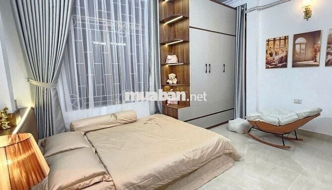 Bán Nhà Ngõ Quỳnh 18M x 5T, MT: 4,3M Giá 4,88 Tỷ.Full nội thất, ở luôn