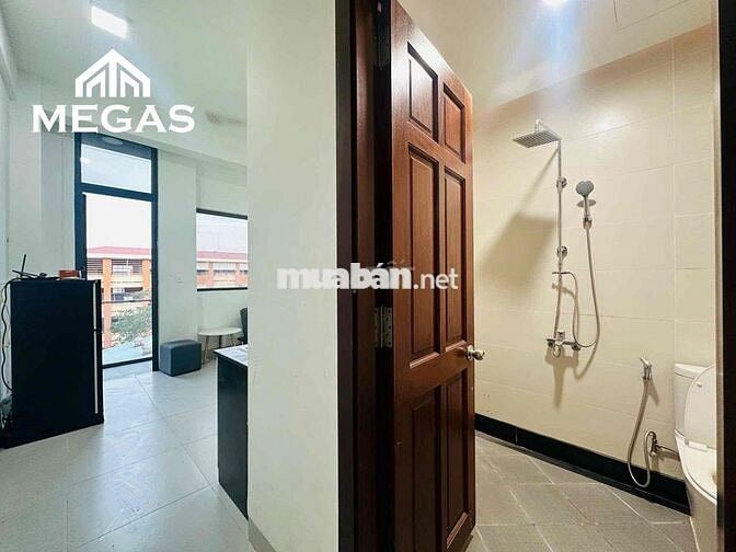 PHÒNG BAN CÔNG CỬA SỔ TRỜI ĐẦY ĐỦ NỘI THẤT NGAY AEONMALL TÂN PHÚ