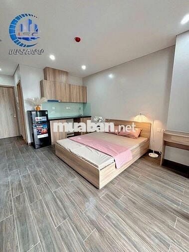 CHO THUÊ STUDIO BAN CÔNG LỚN RỘNG NGAY MỄ TRÌ, KEANG NAM FULL NỘI THẤT