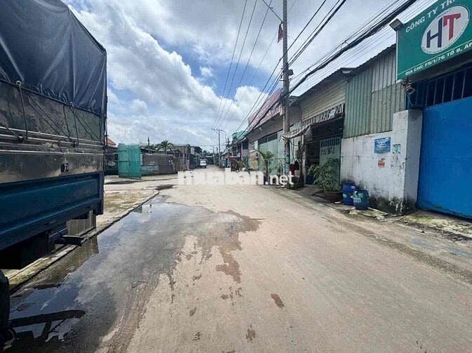 Nhà xưởng ngang 13,5 dai 21, giá 11,5 tỷ, shr, hoàn công, vĩnh Lộc, BC