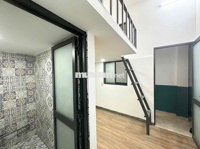 CHO THUÊ PHÒNG CÓ GÁC, MÁY LẠNH, TỦ BẾP,WC RIÊNG 4Tr2 NGÃ TƯ HÀNG XANH