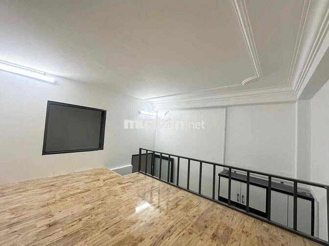 CHO THUÊ PHÒNG CÓ GÁC, MÁY LẠNH, TỦ BẾP,WC RIÊNG 4Tr2 NGÃ TƯ HÀNG XANH