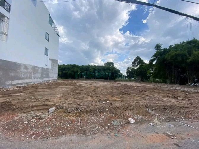 bán đất ngay mặt tiền 2lô liền kề