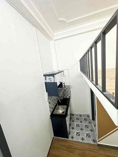 CHO THUÊ PHÒNG CÓ GÁC, MÁY LẠNH, TỦ BẾP,WC RIÊNG 4Tr2 NGÃ TƯ HÀNG XANH