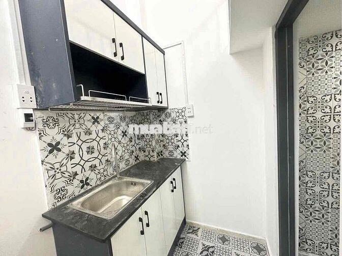 CHO THUÊ PHÒNG CÓ GÁC, MÁY LẠNH, TỦ BẾP,WC RIÊNG 4Tr2 NGÃ TƯ HÀNG XANH